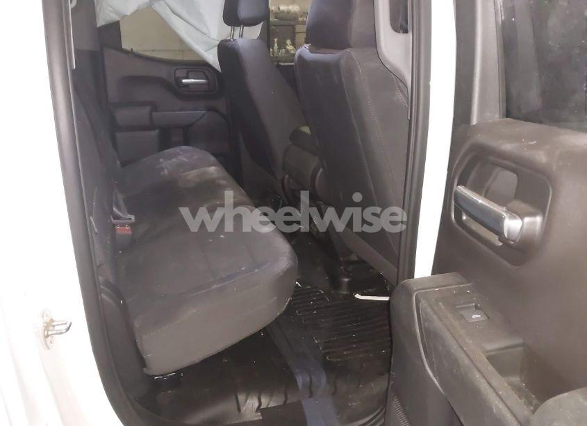 Photo 3 of 2020 Chevrolet Silverado 1500 2WD DOUBLE CAB STANDARD BED WT (VIN 1GCRWAEF6LZ290561)