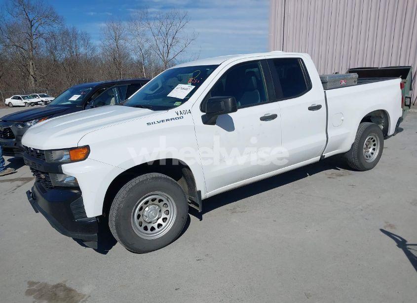 Photo 2 of 2020 Chevrolet Silverado 1500 2WD DOUBLE CAB STANDARD BED WT (VIN 1GCRWAEFXLZ211182)