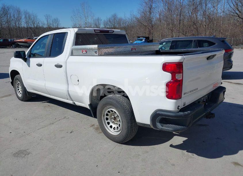 Photo 3 of 2020 Chevrolet Silverado 1500 2WD DOUBLE CAB STANDARD BED WT (VIN 1GCRWAEFXLZ211182)