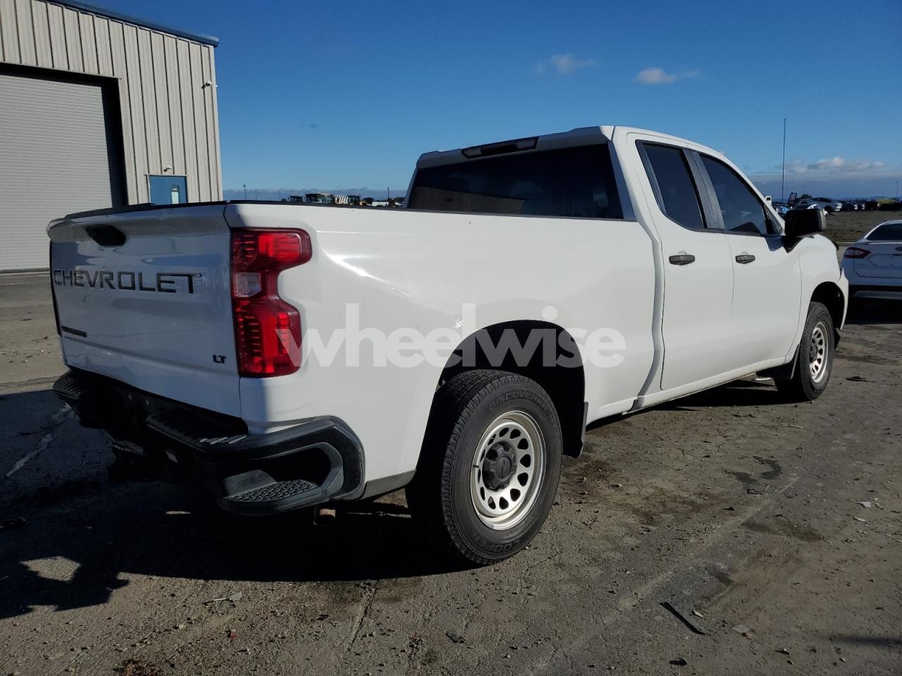Photo 3 of 2019 CHEVROLET SILVERADO C1500 (VIN 1GCRWAEH0KZ260973)