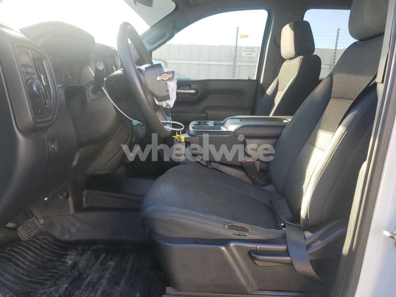 Photo 7 of 2019 CHEVROLET SILVERADO C1500 (VIN 1GCRWAEH0KZ260973)