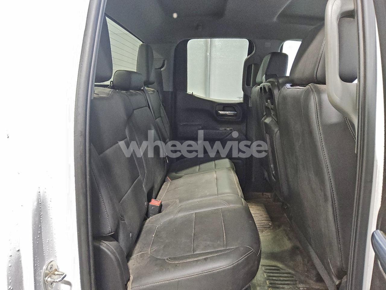 Photo 10 of 2020 CHEVROLET SILVERADO C1500 (VIN 1GCRWAEH0LZ336094)