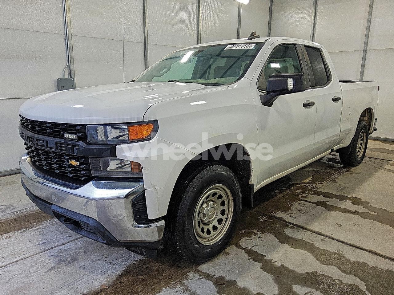 2020 CHEVROLET SILVERADO C1500 (VIN 1GCRWAEH0LZ336094) main photo