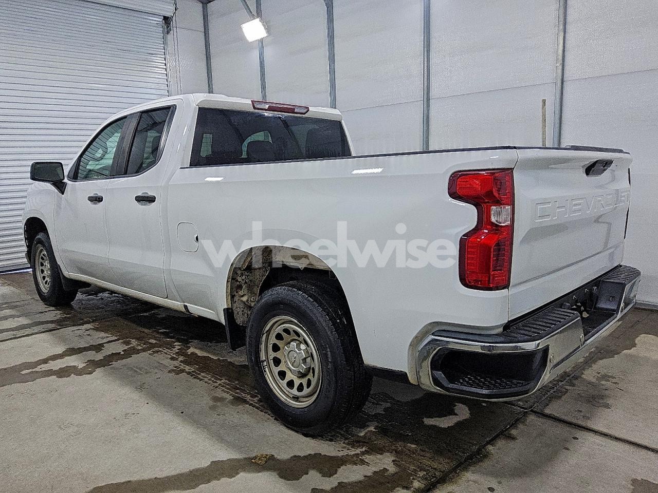 Photo 2 of 2020 CHEVROLET SILVERADO C1500 (VIN 1GCRWAEH0LZ336094)