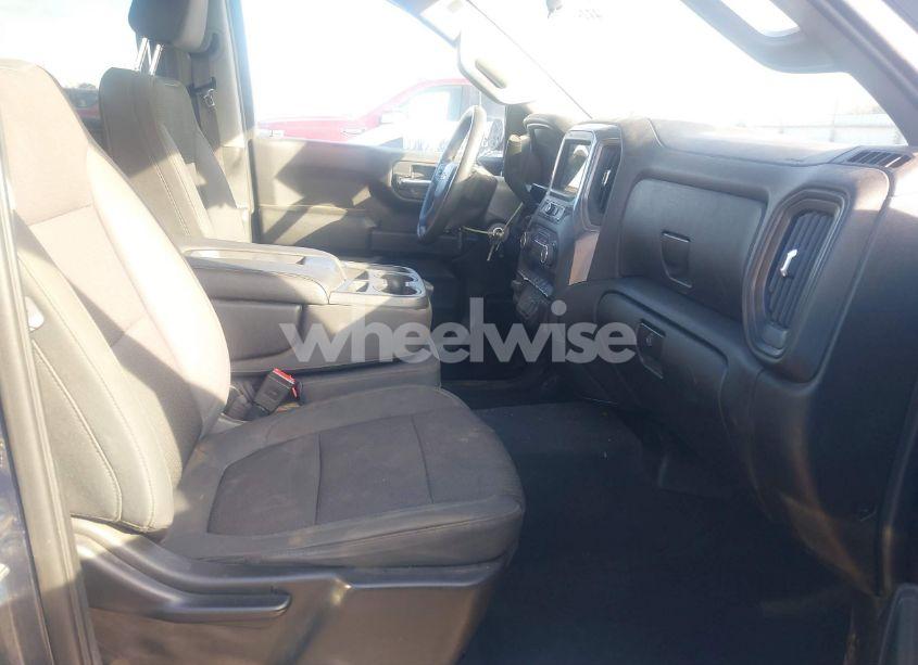 Photo 5 of 2019 Chevrolet Silverado 1500 CUSTOM (VIN 1GCRWBEF1KZ209860)