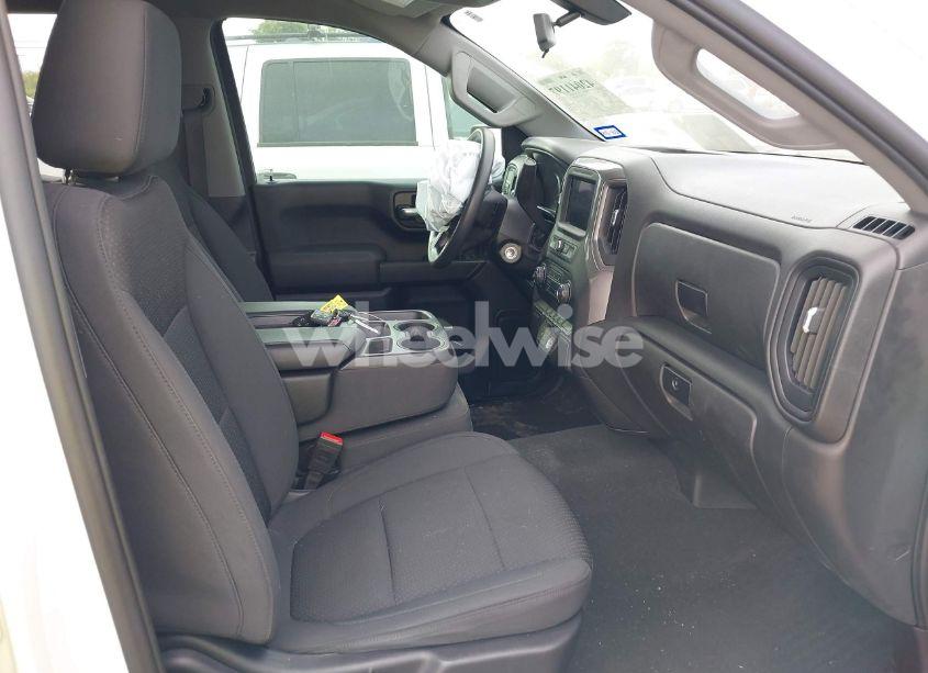 Photo 5 of 2021 Chevrolet Silverado 1500 2WD DOUBLE CAB STANDARD BED CUSTOM (VIN 1GCRWBEH2MZ177506)