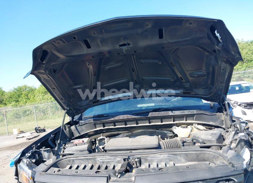 Photo 10 of 2019 Chevrolet Silverado 1500 CUSTOM (VIN 1GCRWBEH5KZ300390)