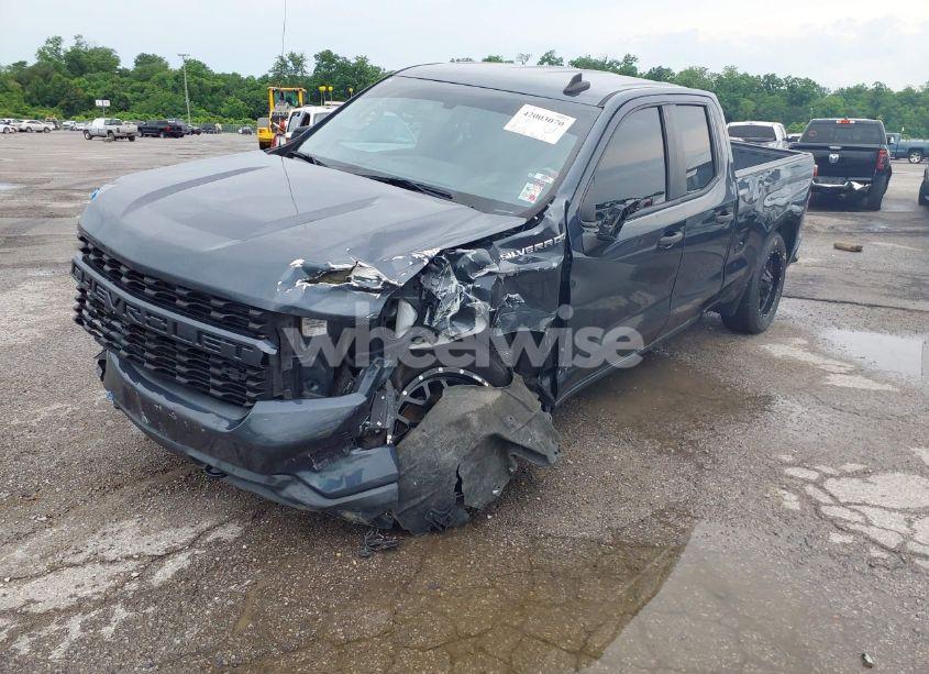 Photo 2 of 2019 Chevrolet Silverado 1500 CUSTOM (VIN 1GCRWBEH5KZ300390)