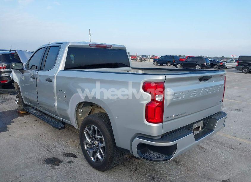 Photo 3 of 2020 Chevrolet Silverado 1500 2WD DOUBLE CAB STANDARD BED CUSTOM (VIN 1GCRWBEH8LZ374694)
