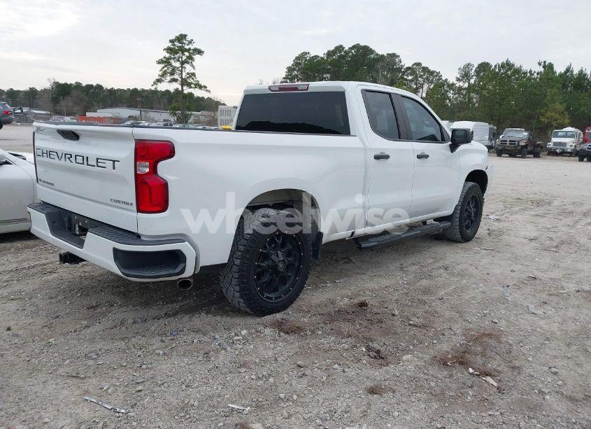 Photo 4 of 2021 Chevrolet Silverado 1500 2WD DOUBLE CAB STANDARD BED CUSTOM (VIN 1GCRWBEH9MZ107422)