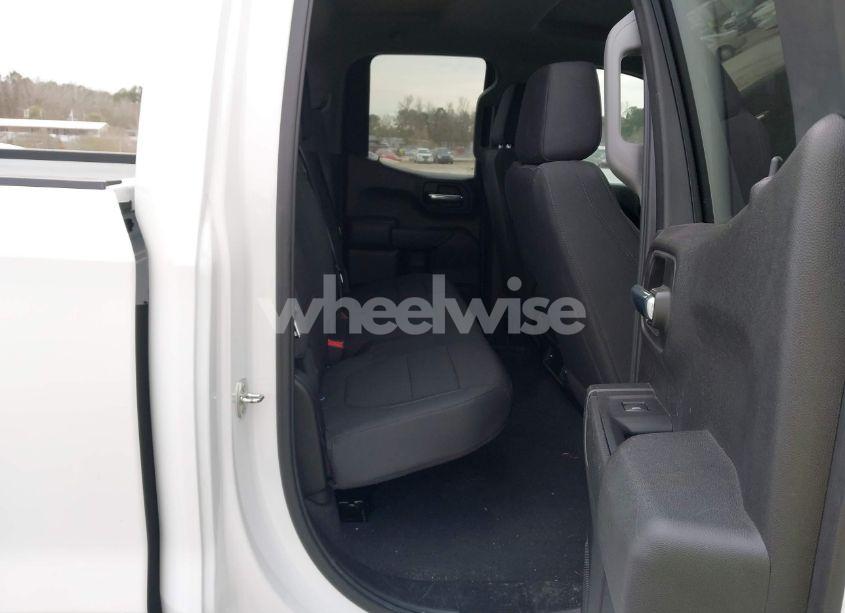 Photo 8 of 2021 Chevrolet Silverado 1500 2WD DOUBLE CAB STANDARD BED CUSTOM (VIN 1GCRWBEH9MZ107422)