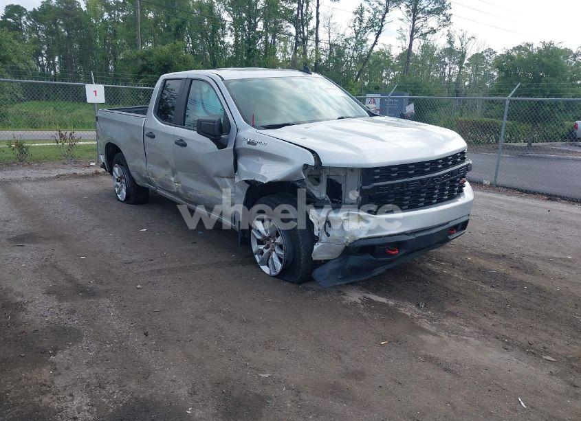2020 Chevrolet Silverado 1500 2WD DOUBLE CAB STANDARD BED CUSTOM (VIN 1GCRWBEKXLZ339747) main photo