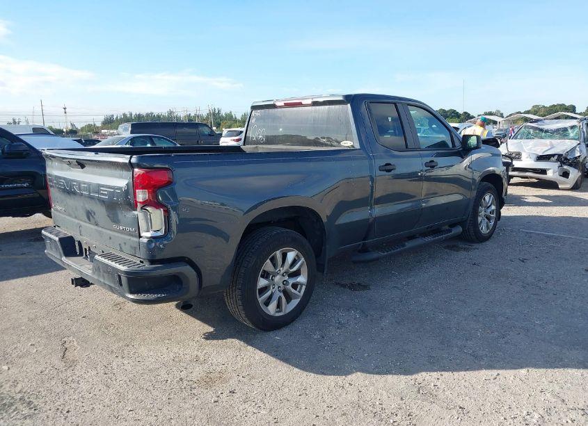 Photo 4 of 2021 Chevrolet Silverado 1500 2WD STANDARD BED CUSTOM (VIN 1GCRWBEKXMZ111202)
