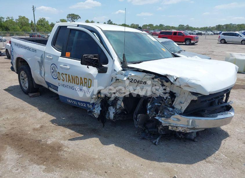 2019 Chevrolet Silverado 1500 LT (VIN 1GCRWCED1KZ176699) main photo