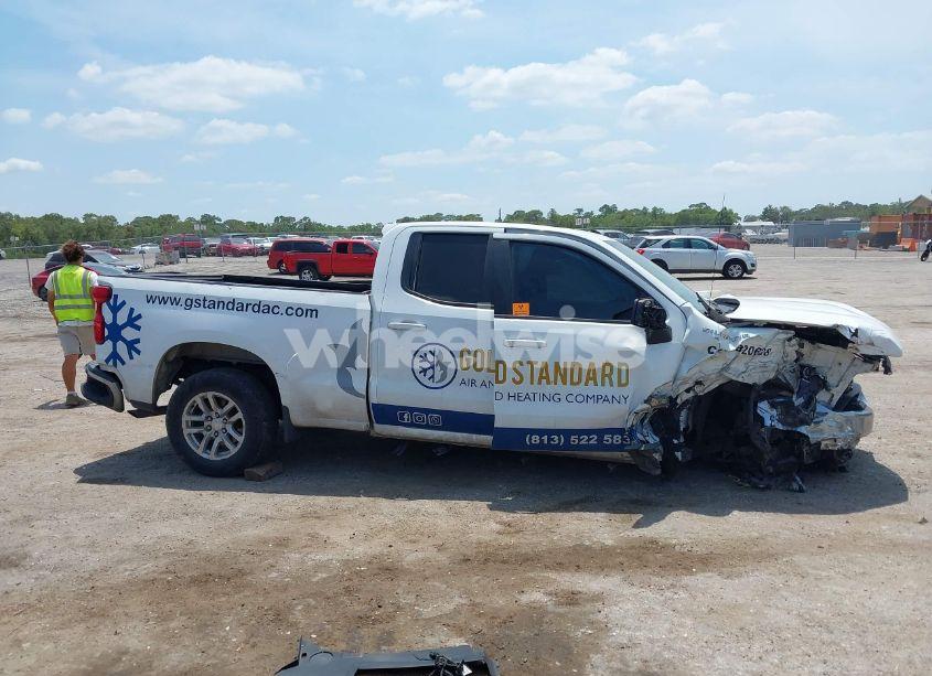 Photo 13 of 2019 Chevrolet Silverado 1500 LT (VIN 1GCRWCED1KZ176699)