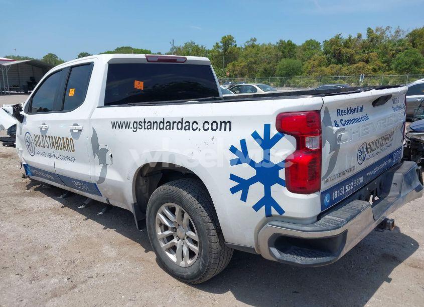 Photo 3 of 2019 Chevrolet Silverado 1500 LT (VIN 1GCRWCED1KZ176699)