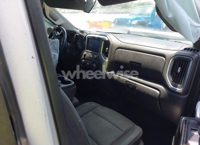 Photo 5 of 2019 Chevrolet Silverado 1500 LT (VIN 1GCRWCED1KZ176699)