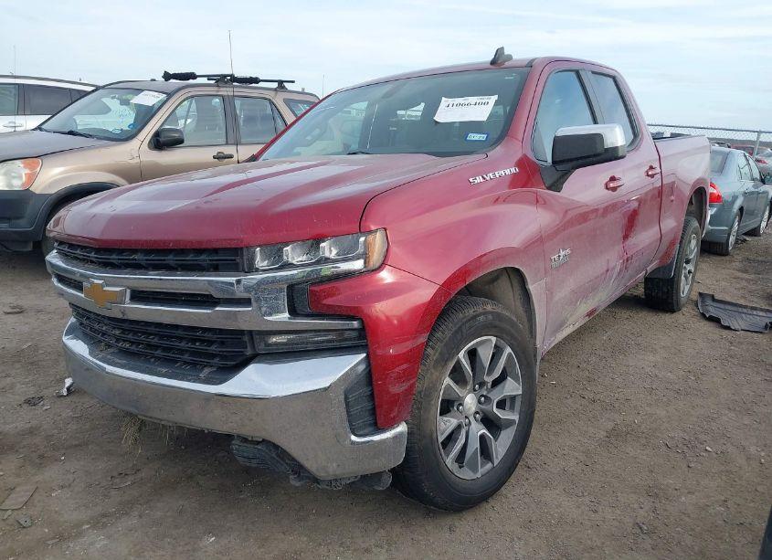 Photo 2 of 2019 Chevrolet Silverado 1500 LT (VIN 1GCRWCED3KZ326215)
