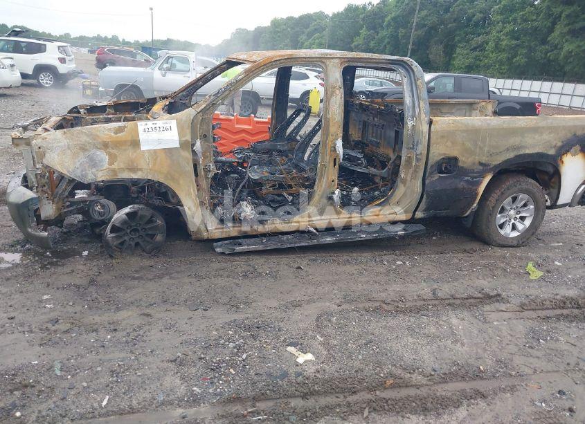 Photo 6 of 2019 Chevrolet Silverado 1500 LT (VIN 1GCRWCED6KZ177962)