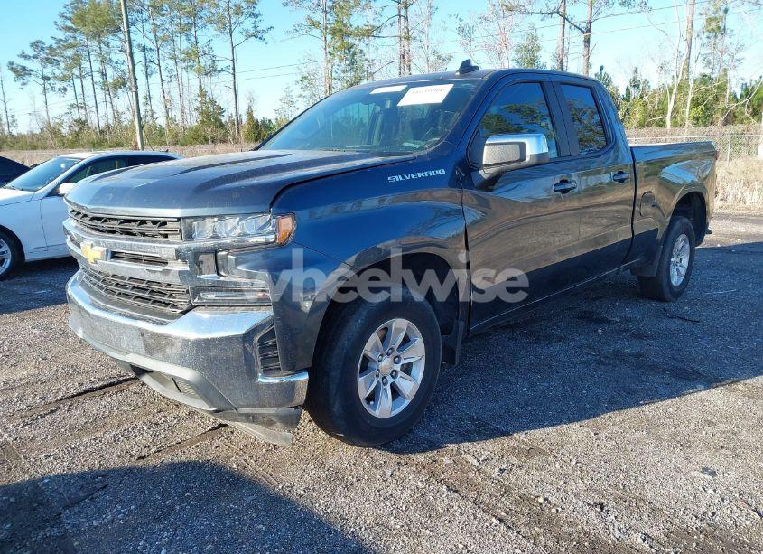 Photo 2 of 2019 Chevrolet Silverado 1500 LT (VIN 1GCRWCED7KZ293042)