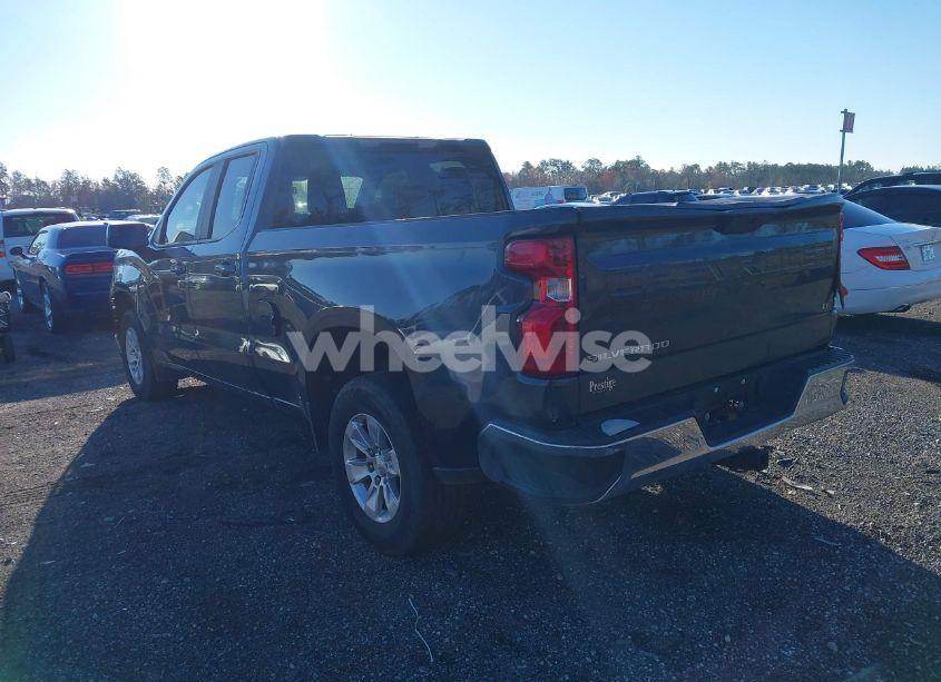 Photo 3 of 2019 Chevrolet Silverado 1500 LT (VIN 1GCRWCED7KZ293042)