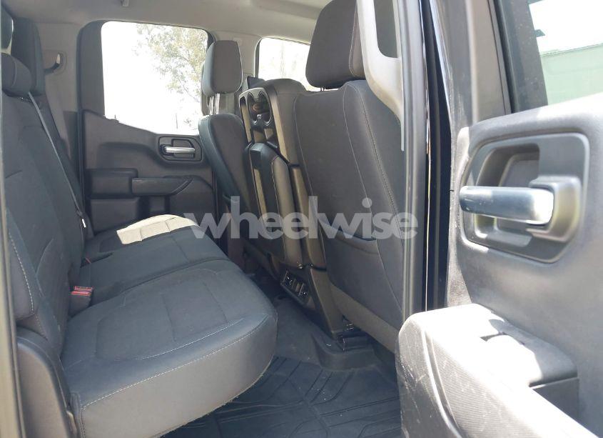 Photo 8 of 2019 Chevrolet Silverado 1500 LT (VIN 1GCRWCED9KZ328096)