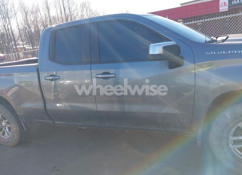 Photo 13 of 2019 Chevrolet Silverado 1500 LT (VIN 1GCRWCEDXKZ348471)