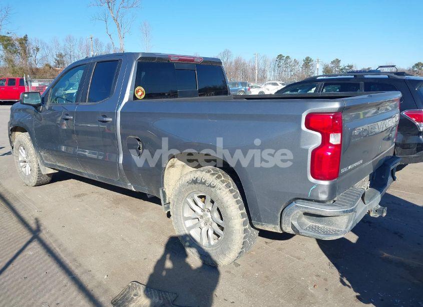 Photo 3 of 2019 Chevrolet Silverado 1500 LT (VIN 1GCRWCEDXKZ348471)