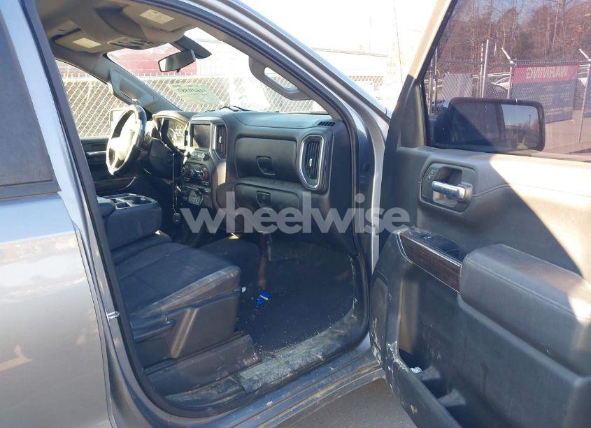 Photo 5 of 2019 Chevrolet Silverado 1500 LT (VIN 1GCRWCEDXKZ348471)