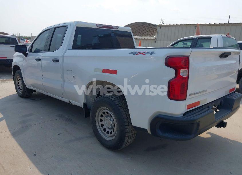 Photo 3 of 2020 Chevrolet Silverado 1500 4WD DOUBLE CAB STANDARD BED WT (VIN 1GCRYAEF0LZ178509)