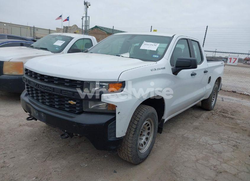 Photo 2 of 2020 Chevrolet Silverado 1500 4WD DOUBLE CAB STANDARD BED WT (VIN 1GCRYAEF0LZ179062)