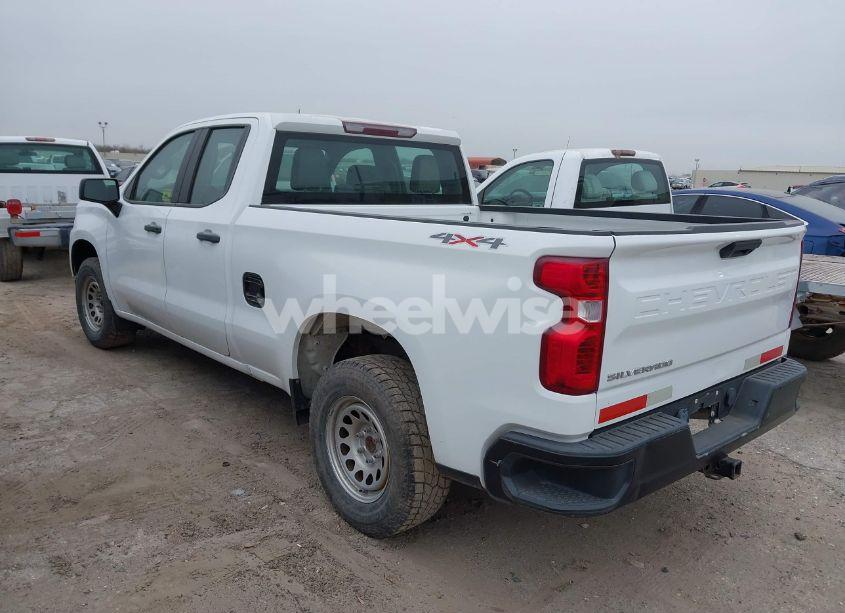Photo 3 of 2020 Chevrolet Silverado 1500 4WD DOUBLE CAB STANDARD BED WT (VIN 1GCRYAEF0LZ179062)