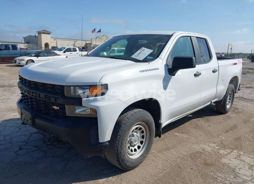 Photo 2 of 2021 Chevrolet Silverado 1500 4WD DOUBLE CAB STANDARD BED WT (VIN 1GCRYAEF0MZ211512)