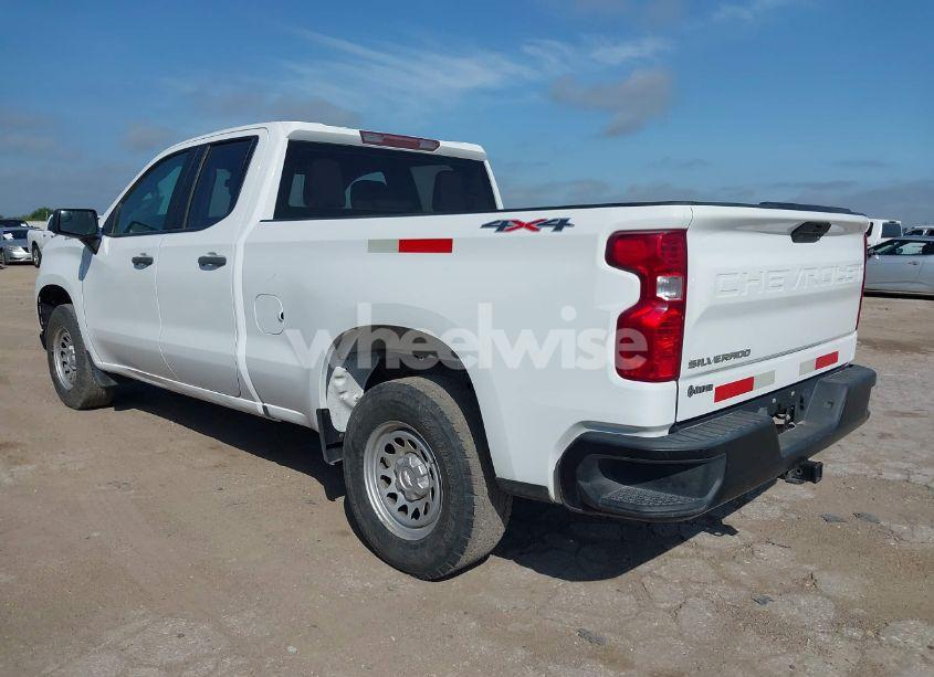Photo 3 of 2021 Chevrolet Silverado 1500 4WD DOUBLE CAB STANDARD BED WT (VIN 1GCRYAEF0MZ211512)