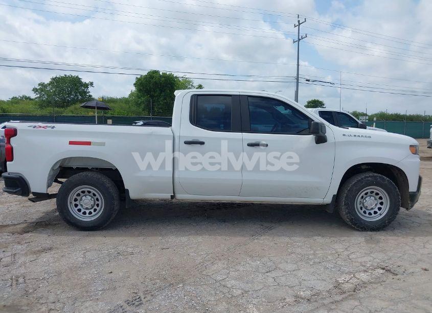 Photo 13 of 2021 Chevrolet Silverado 1500 4WD DOUBLE CAB STANDARD BED WT (VIN 1GCRYAEF0MZ217181)