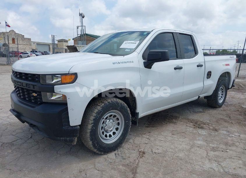 Photo 2 of 2021 Chevrolet Silverado 1500 4WD DOUBLE CAB STANDARD BED WT (VIN 1GCRYAEF0MZ217181)