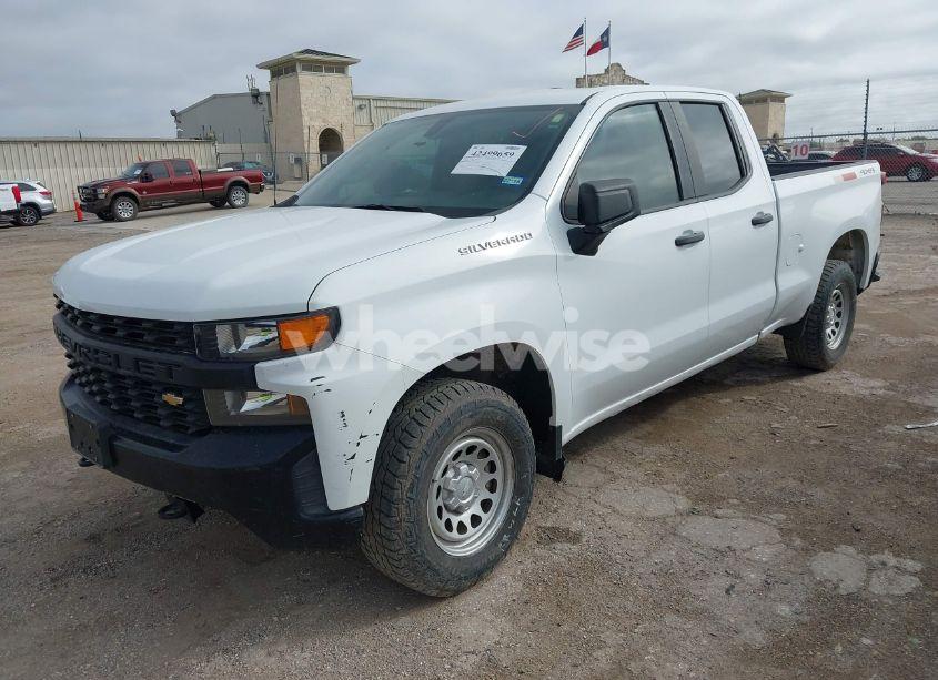 Photo 2 of 2021 Chevrolet Silverado 1500 4WD DOUBLE CAB STANDARD BED WT (VIN 1GCRYAEF0MZ218153)