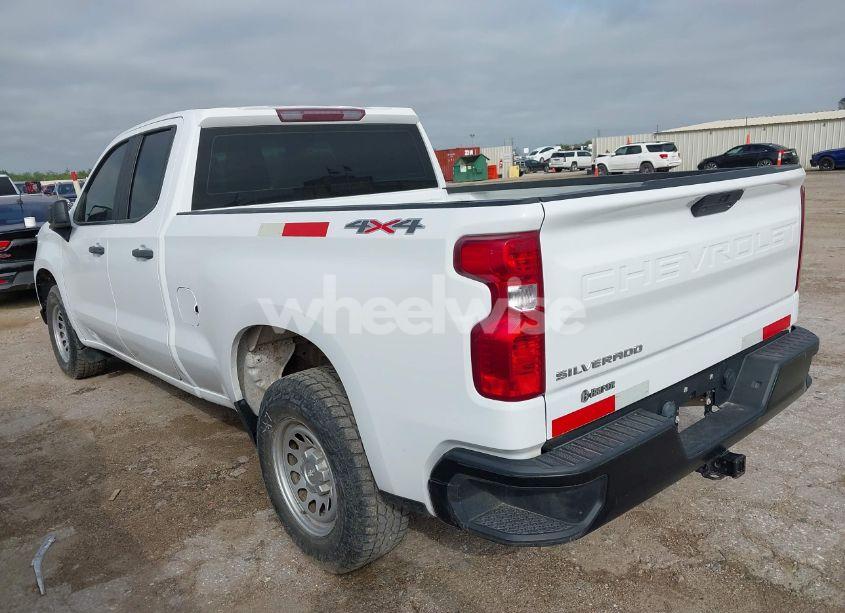 Photo 3 of 2021 Chevrolet Silverado 1500 4WD DOUBLE CAB STANDARD BED WT (VIN 1GCRYAEF0MZ218153)