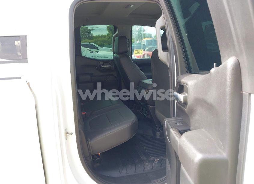 Photo 8 of 2021 Chevrolet Silverado 1500 4WD DOUBLE CAB STANDARD BED WT (VIN 1GCRYAEF0MZ218153)