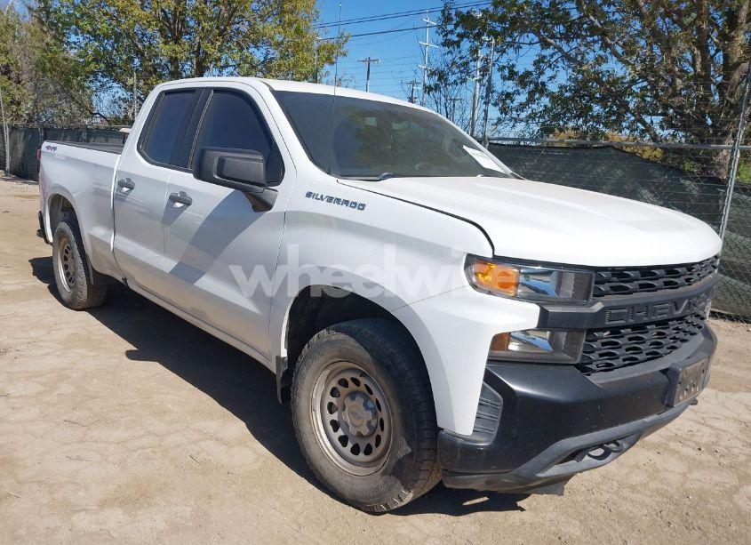 2020 Chevrolet Silverado 1500 4WD DOUBLE CAB STANDARD BED WT (VIN 1GCRYAEF1LZ177546) main photo