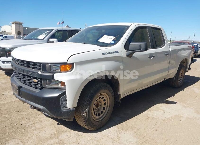 Photo 2 of 2020 Chevrolet Silverado 1500 4WD DOUBLE CAB STANDARD BED WT (VIN 1GCRYAEF1LZ177546)