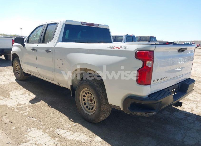 Photo 3 of 2020 Chevrolet Silverado 1500 4WD DOUBLE CAB STANDARD BED WT (VIN 1GCRYAEF1LZ177546)