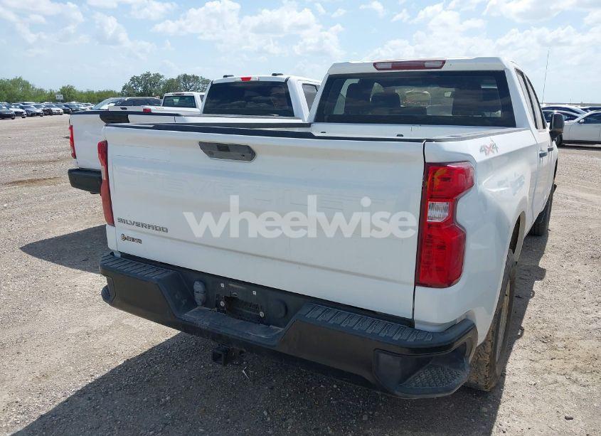 Photo 4 of 2021 Chevrolet Silverado 1500 4WD DOUBLE CAB STANDARD BED WT (VIN 1GCRYAEF2MZ209695)