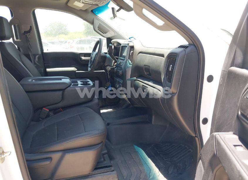 Photo 5 of 2021 Chevrolet Silverado 1500 4WD DOUBLE CAB STANDARD BED WT (VIN 1GCRYAEF2MZ209695)