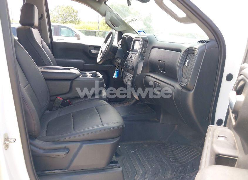 Photo 5 of 2021 Chevrolet Silverado 1500 4WD DOUBLE CAB STANDARD BED WT (VIN 1GCRYAEF3MZ217188)