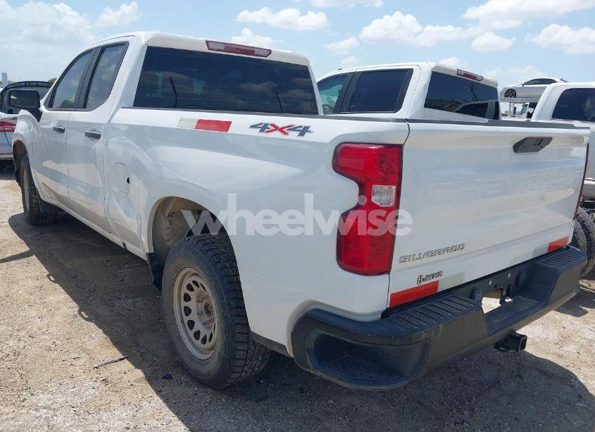Photo 3 of 2021 Chevrolet Silverado 1500 4WD DOUBLE CAB STANDARD BED WT (VIN 1GCRYAEF3MZ217868)