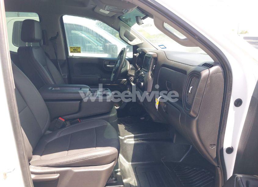 Photo 5 of 2021 Chevrolet Silverado 1500 4WD DOUBLE CAB STANDARD BED WT (VIN 1GCRYAEF3MZ217868)