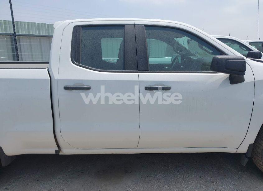 Photo 13 of 2020 Chevrolet Silverado 1500 4WD DOUBLE CAB STANDARD BED WT (VIN 1GCRYAEF4LZ177394)