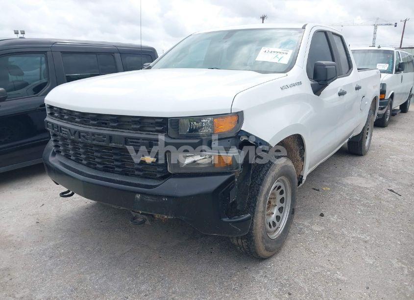 Photo 2 of 2020 Chevrolet Silverado 1500 4WD DOUBLE CAB STANDARD BED WT (VIN 1GCRYAEF4LZ179596)