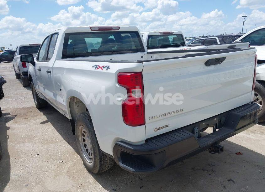 Photo 3 of 2021 Chevrolet Silverado 1500 4WD DOUBLE CAB STANDARD BED WT (VIN 1GCRYAEF4MZ210881)